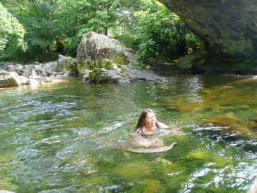 4_thurs_esksale pools and derwentwater 001.jpg (706197 bytes)